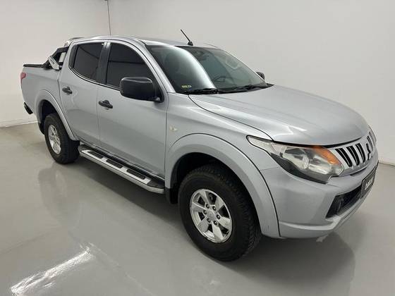 MITSUBISHI L200 TRITON 2.4 16V TURBO DIESEL SPORT GLS CD 4P 4X4 AUTOMÁTICO